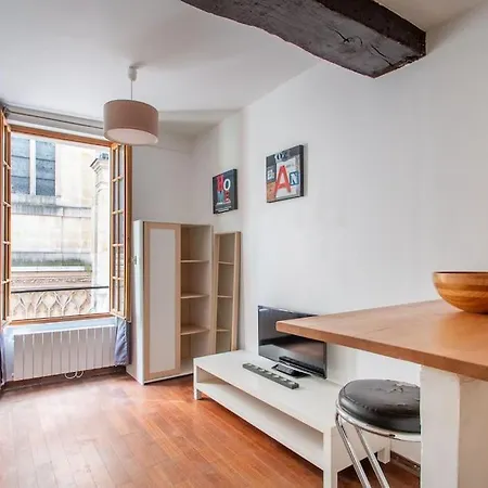 Spacieux Dans Le Beau Quartier Du Marais Apartament Paryż